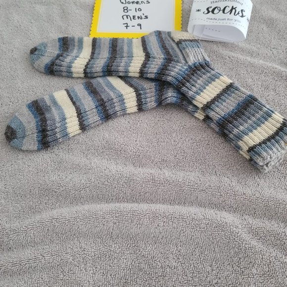 Hand knitted Socks Women 8-10 Men 7-9 - Picture 4 of 16